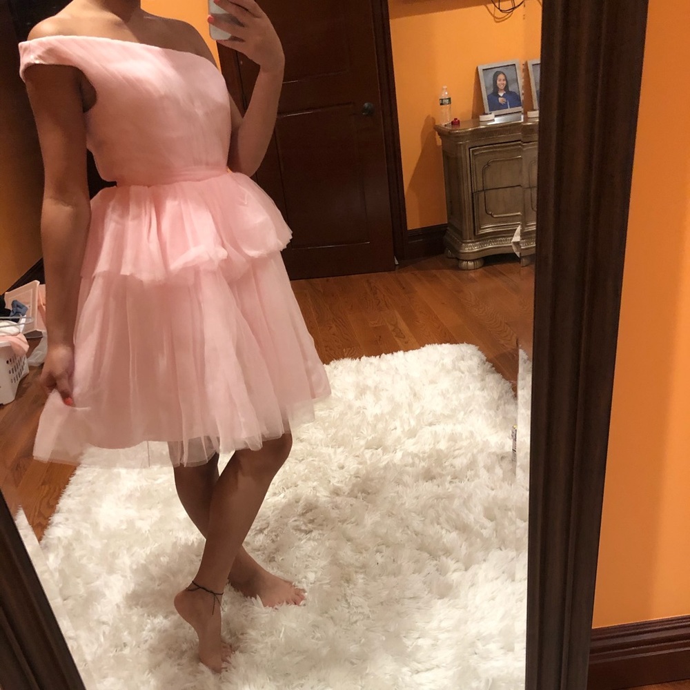 Cute dress !